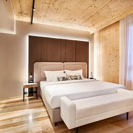 The Log By Piamonte Hotel